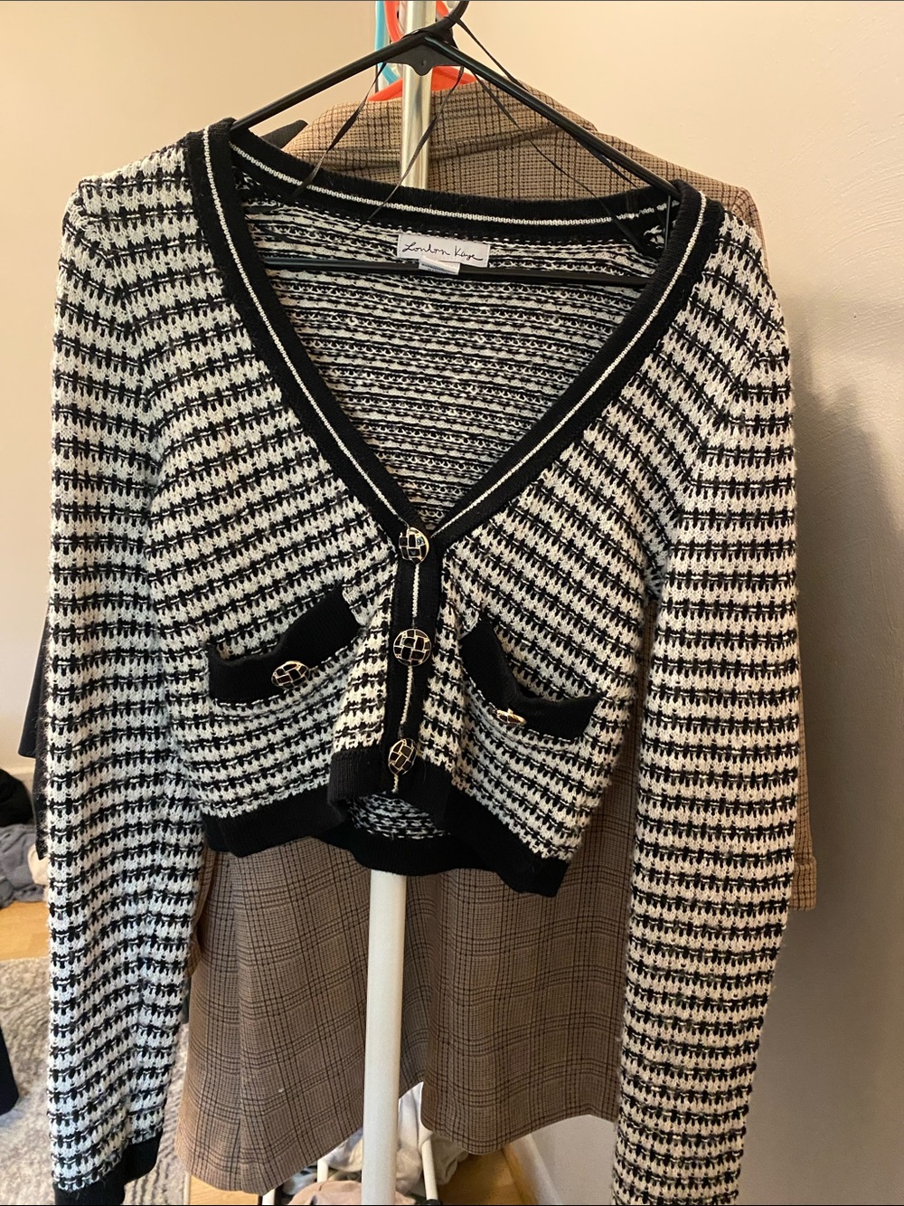 London Kaye Black & White Houndstooth Cropped V-Neck Cardigan